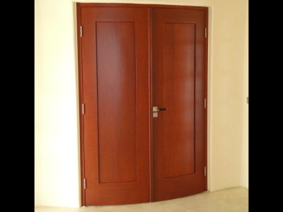 Curved double door